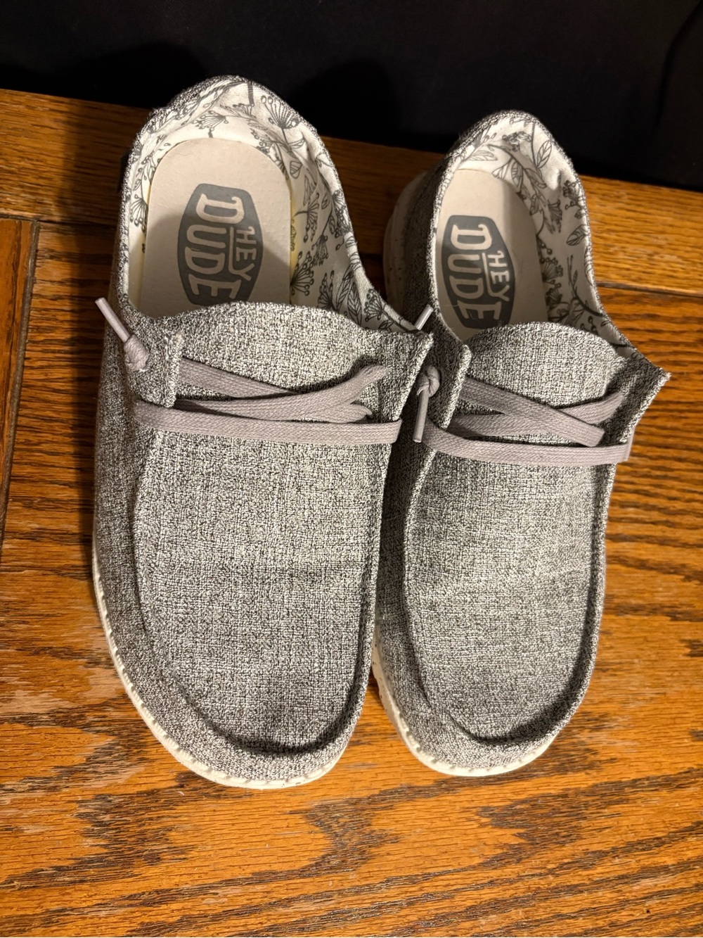 Hey Dude Wendy linen color iron size 9